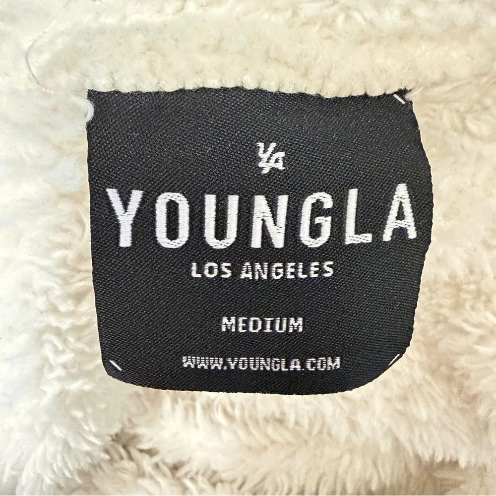 YoungLA White Fleece Pullover Sweater Size Medium 23805